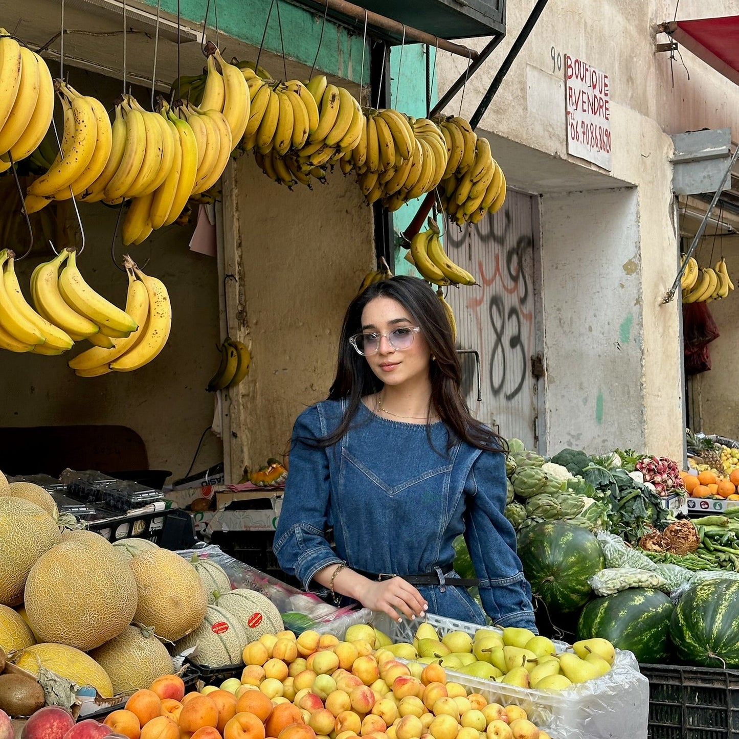 Broski transparent-bleu Lunettes de Soleil pour Hommes et Femmes Photo de porté - RAYZ Eyewear Marque de Lunettes Marocaine