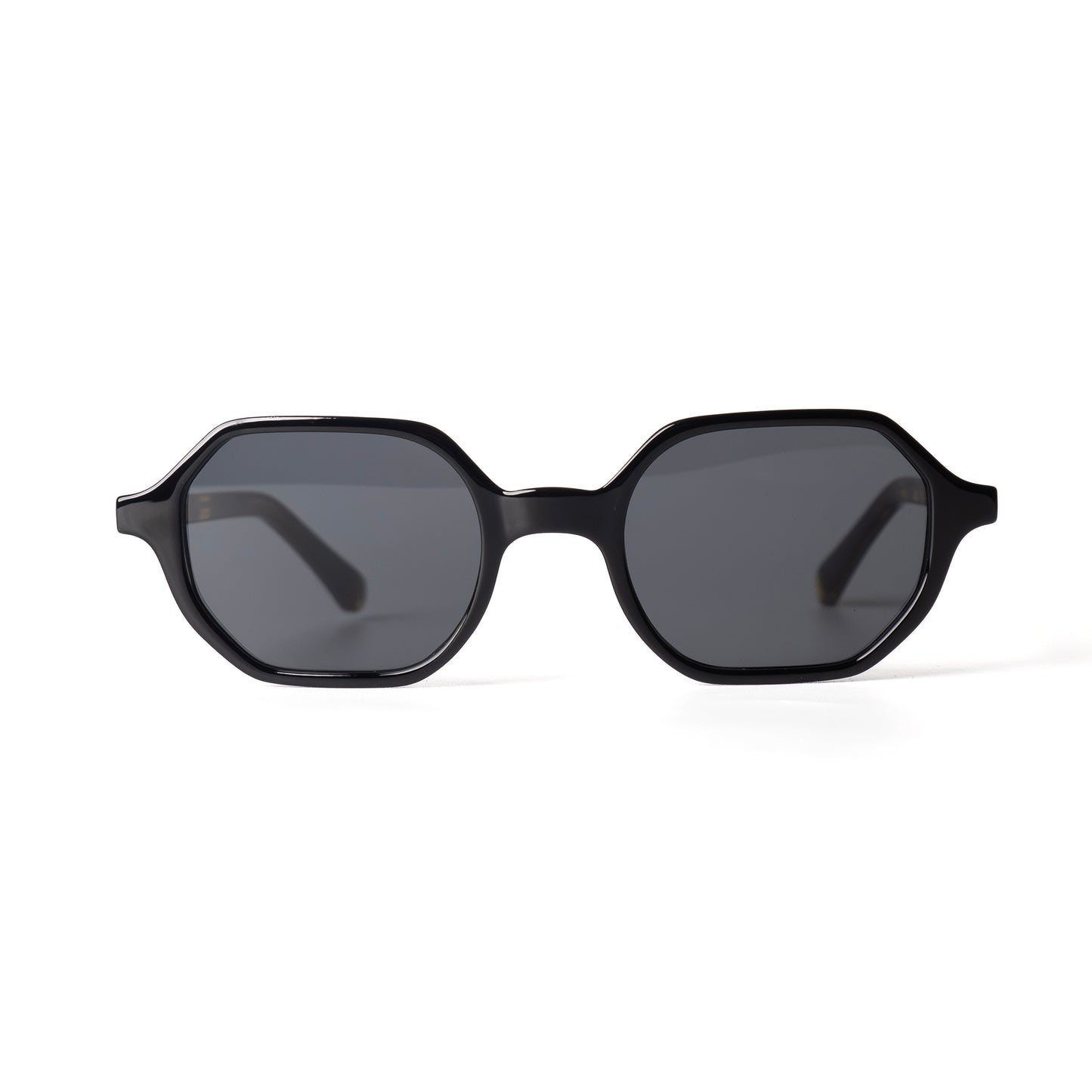 Alma Noir-Hawksbill de Soleil pour Hommes et Femmes Photo de Face - RAYZ Eyewear Marque de Lunettes Marocaine