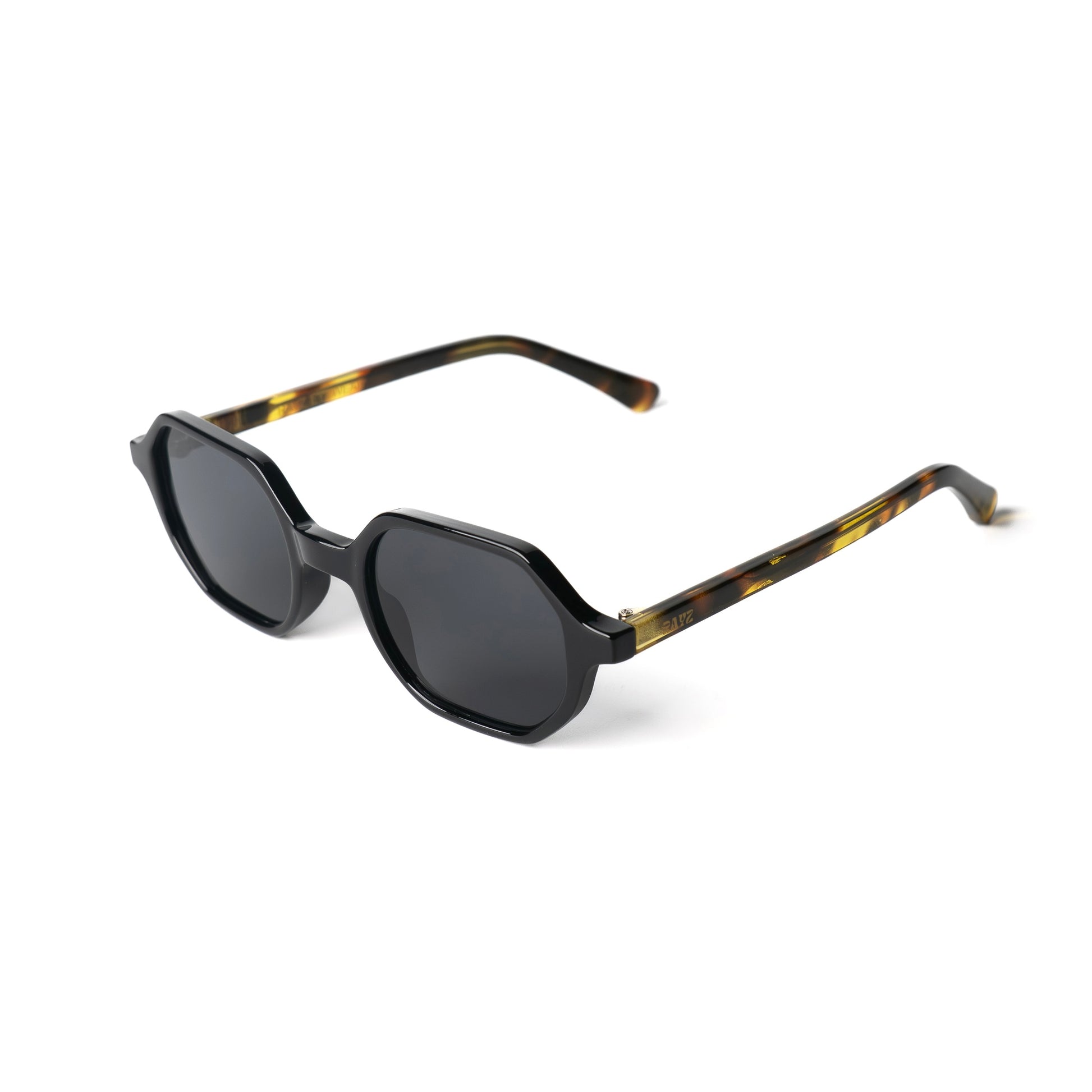 Alma Noir-Hawksbill Lunettes de Soleil pour Hommes et Femmes Photo de Côté - RAYZ Eyewear Marque de Lunettes Marocaine