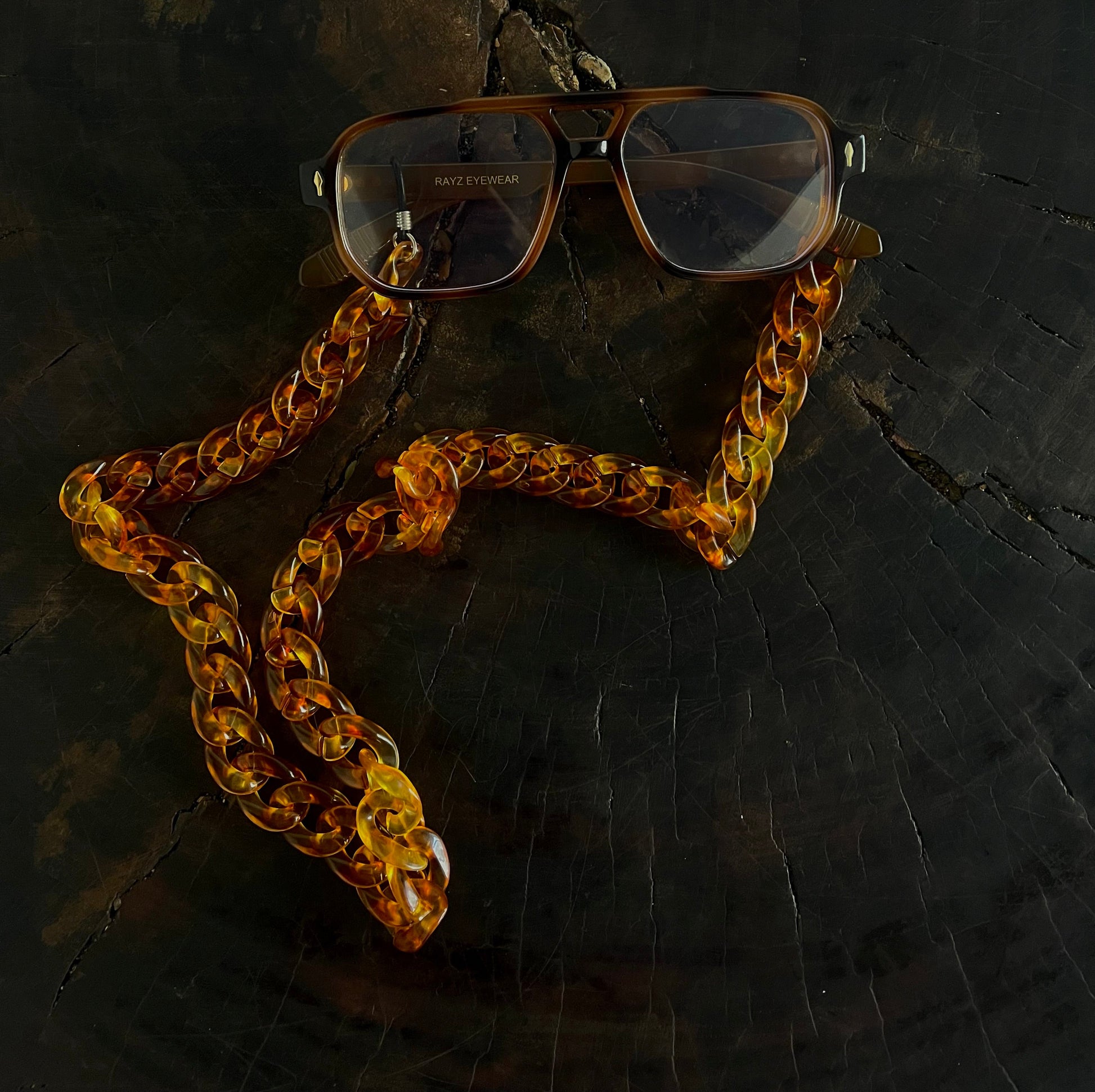 Amber orange chaines de lunettes pour femmes photo de Face Rayz Eyewear Marque de lunettes Marocaine