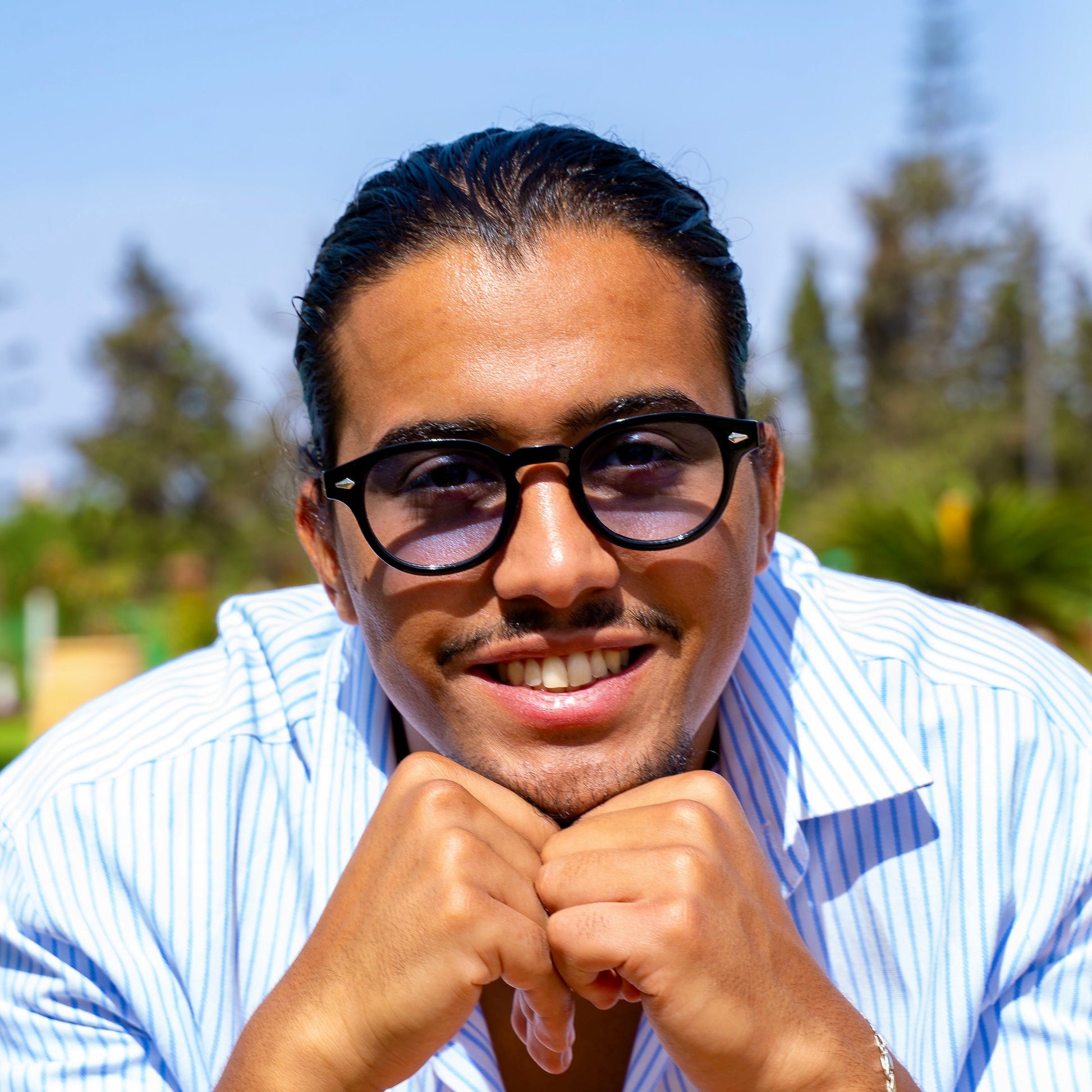 Broski bleu Lunettes de Soleil pour Hommes et Femmes Photo de porté - RAYZ Eyewear Marque de Lunettes Marocaine