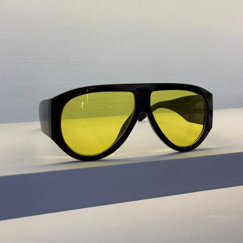 F25 jaune Lunettes de Soleil pour Hommes et Femmes Photo de Face - RAYZ Eyewear Marque de Lunettes Marocaine