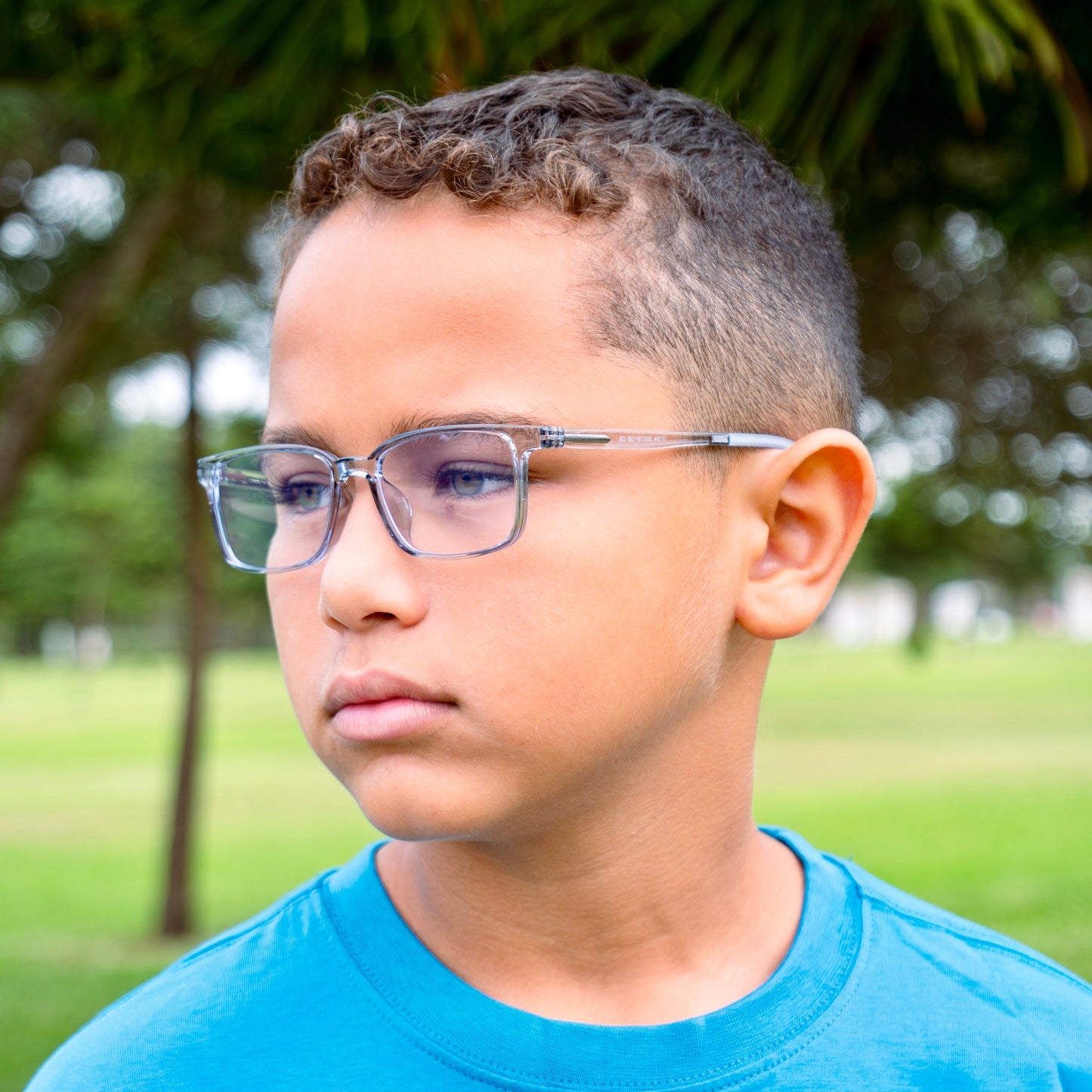 Mila gris Lunettes de vue pour enfants Photo de porté - RAYZ Eyewear Marque de Lunettes Marocaine