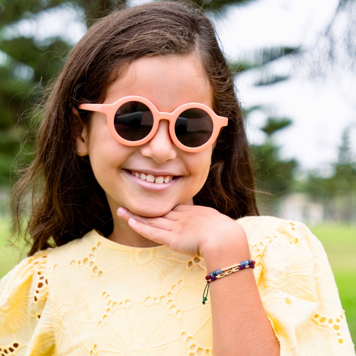 Nori rose Lunettes de Soleil pour enfants Photo de Porté - RAYZ Eyewear Marque de Lunettes Marocaine