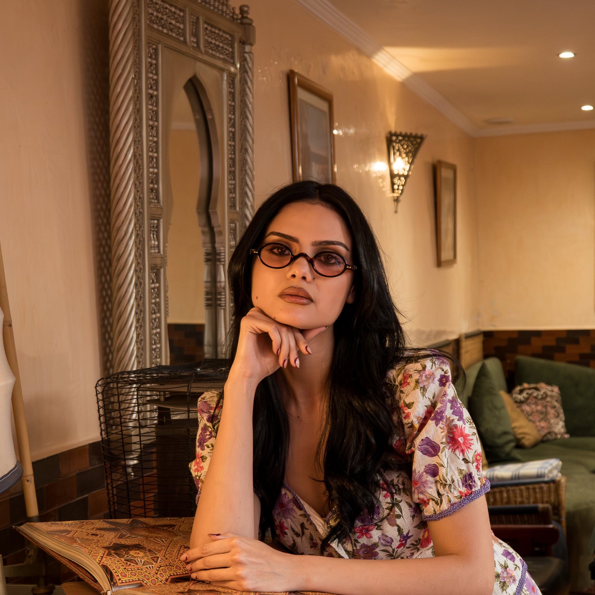 Odysea rose-Leopard Lunettes de Soleil pour Hommes et Femmes Photo de Porté - RAYZ Eyewear Marque de Lunettes Marocaine