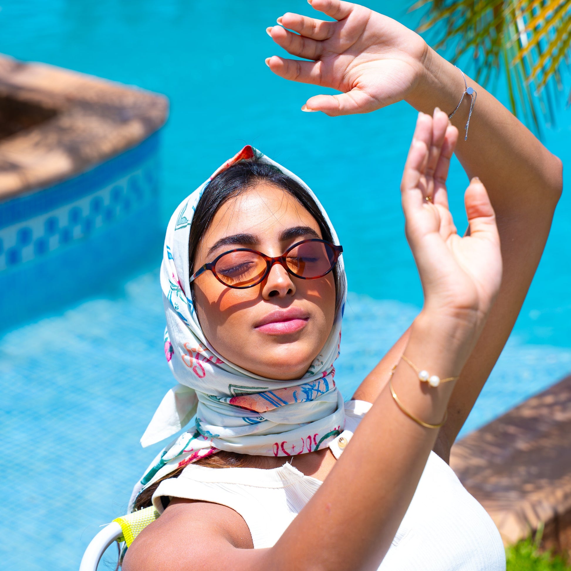 Rêve mauve-Léopard Lunettes de Soleil pour Hommes et Femmes Photo de porté - RAYZ Eyewear Marque de Lunettes Marocaine