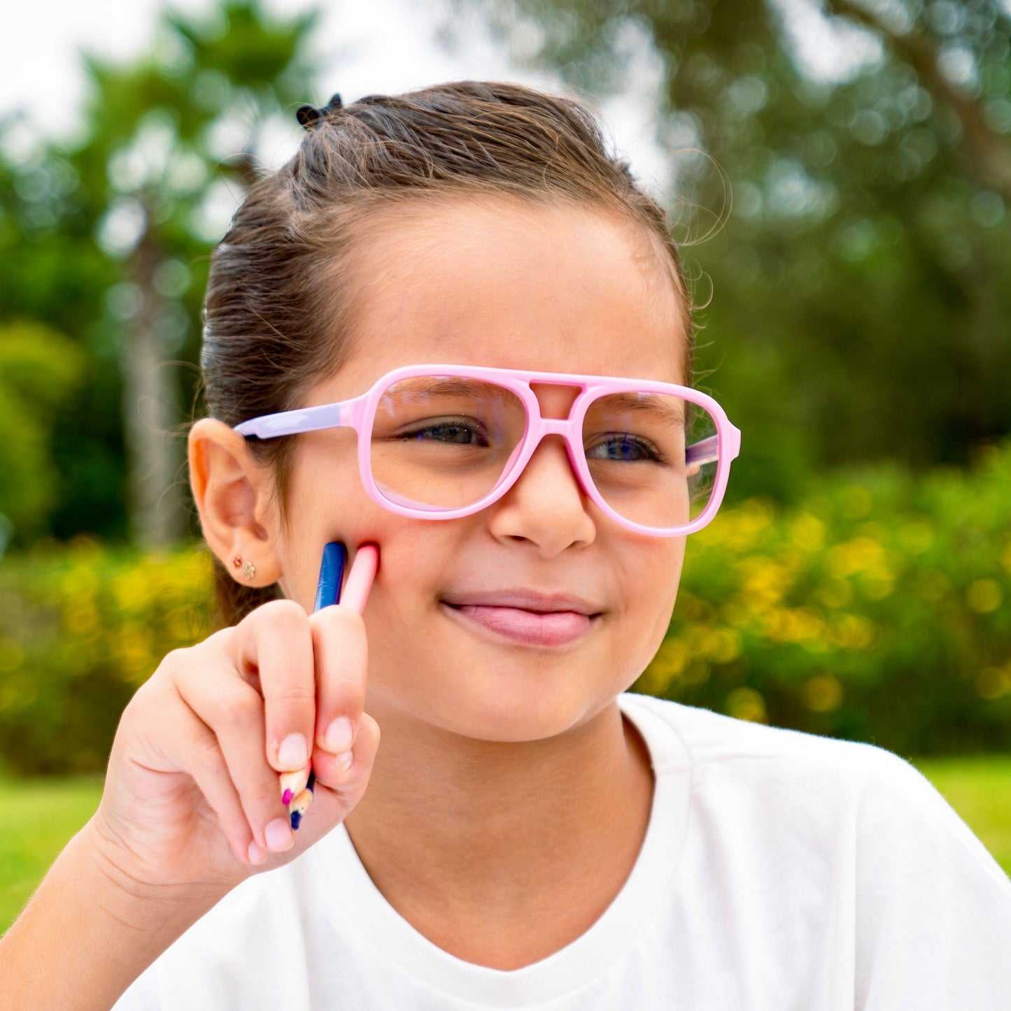 Rio rose Lunettes de vue pour enfants Photo de Porté - RAYZ Eyewear Marque de Lunettes Marocaine
