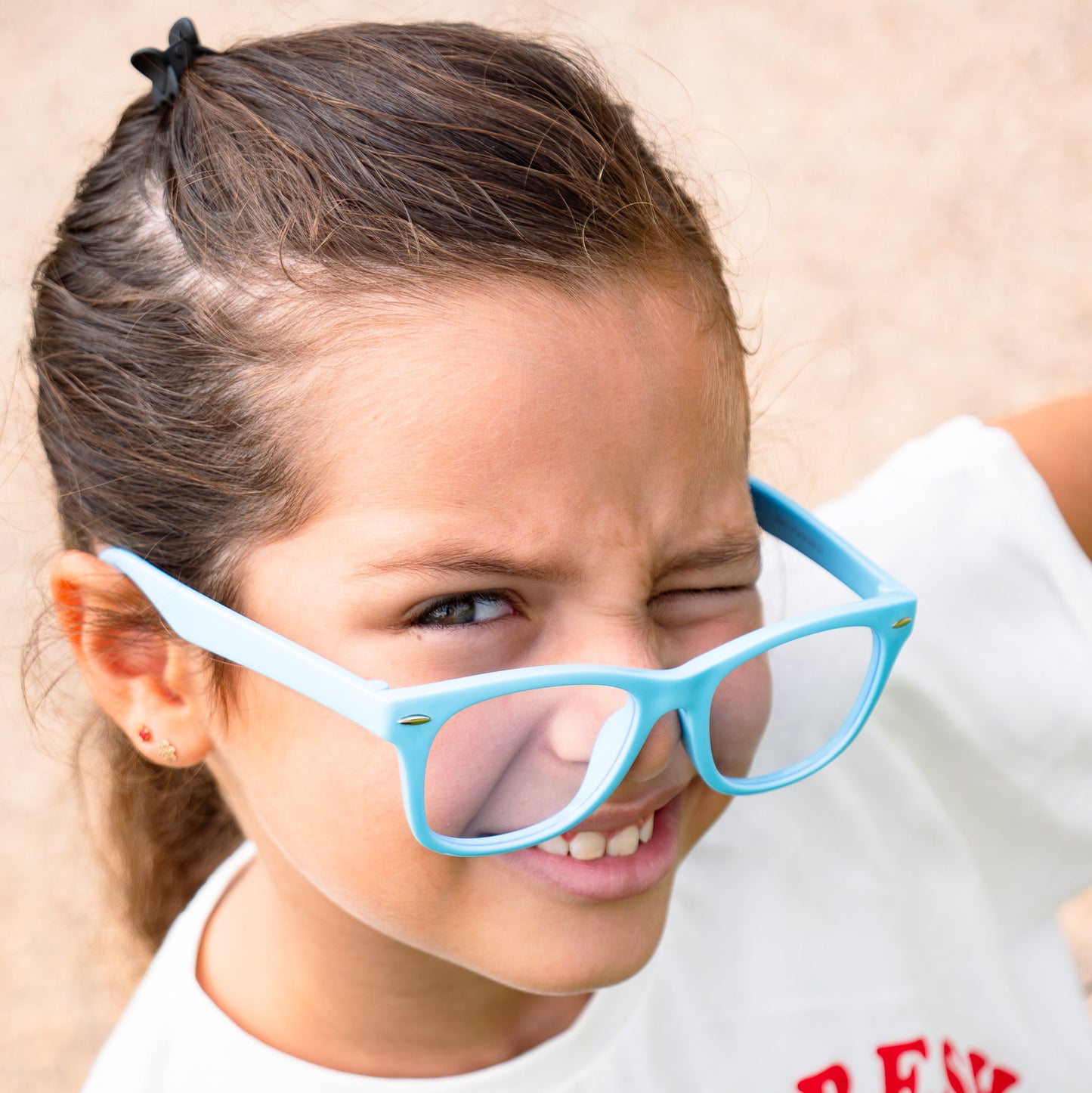 Romy bleu Lunettes de vue pour enfants Photo de porté - RAYZ Eyewear Marque de Lunettes Marocaine