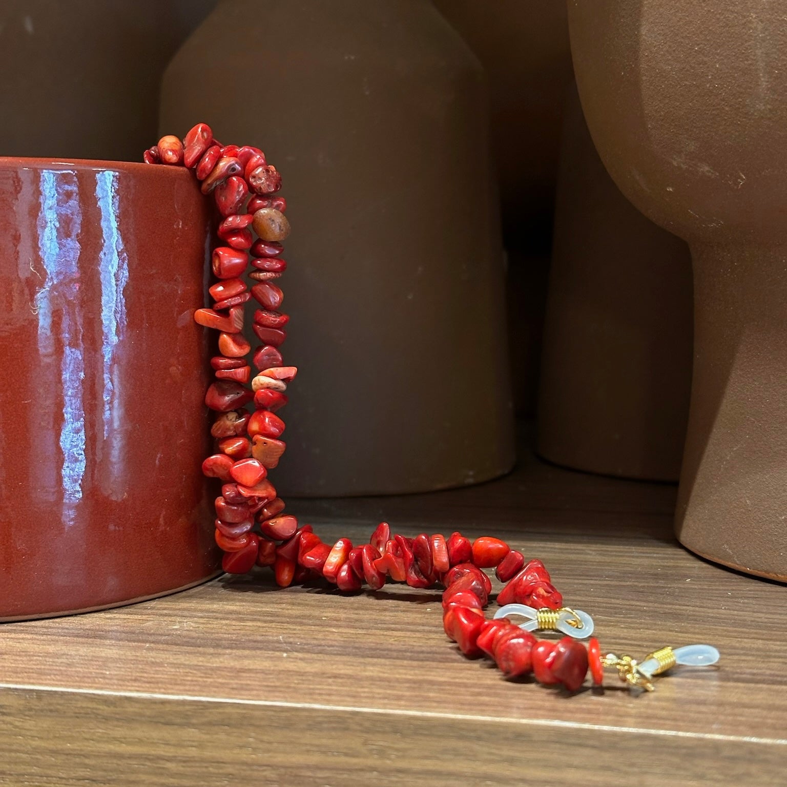 Volcanic rouge chaines de lunettes pour femmes photo de Face Rayz Eyewear Marque de lunettes Marocaine